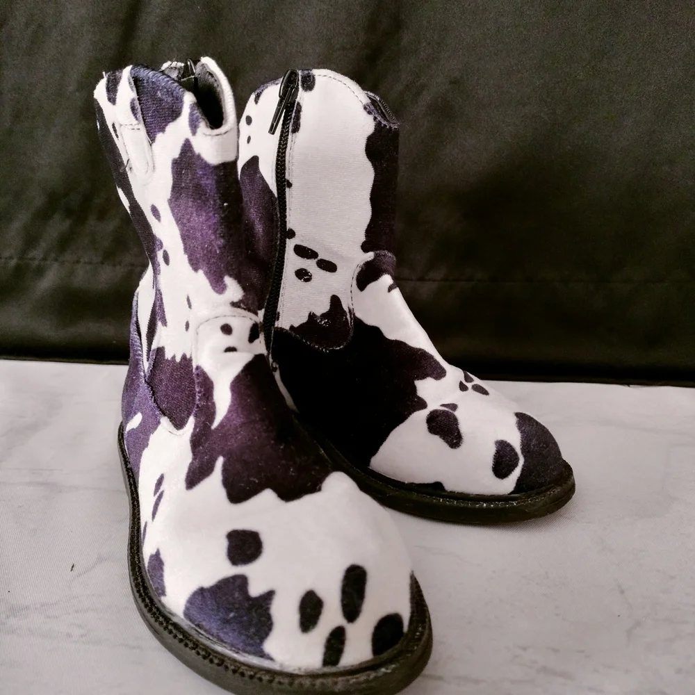 SIP Young Girl Kids Cow Print Boots Velvet Touch Sz 9 Cowgirl